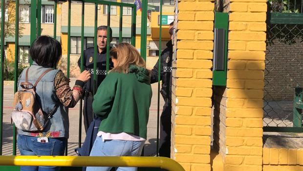 La alcaldesa de Marchena pidió presencia policial en el colegio al «sentirse amenazada» por la familia de Abel