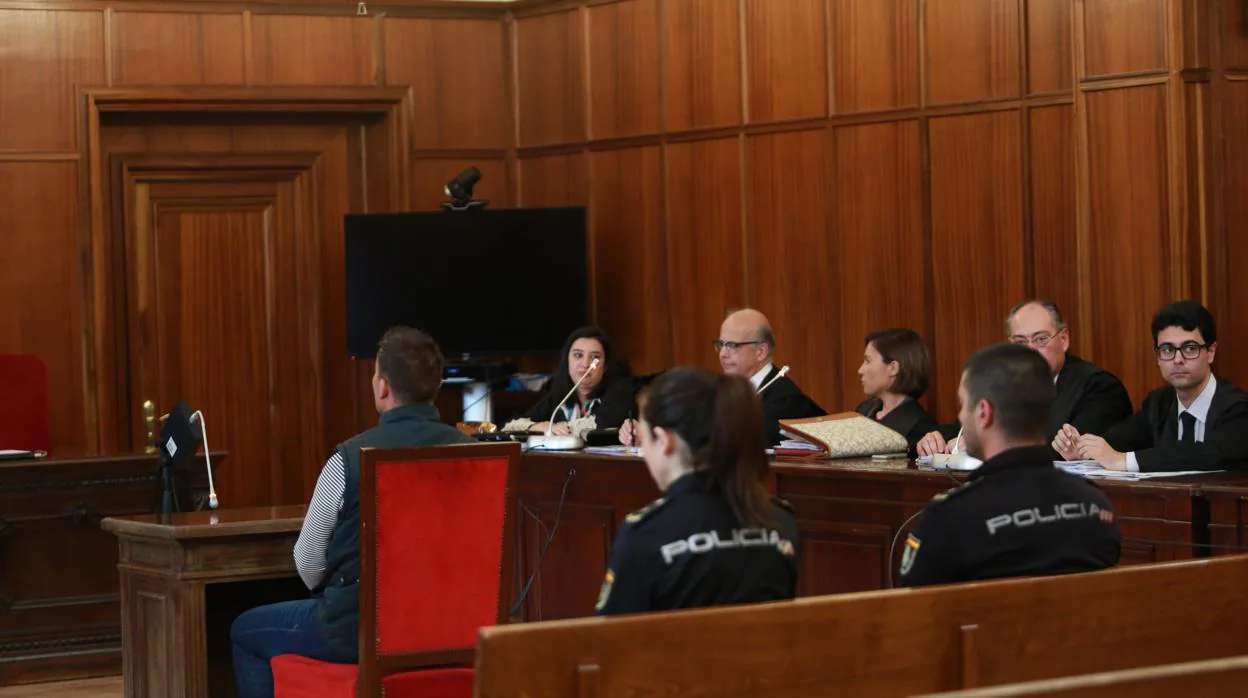 Comienza el juicio contra el acusado de asesinar a una mujer en Pilas