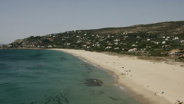 Sale a concurso la explotación del chiringuito en la playa de Zahara de los Atunes