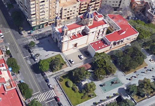 Herido un motorista en una colisión con un turismo en la Avenida Ana de Viya de Cádiz
