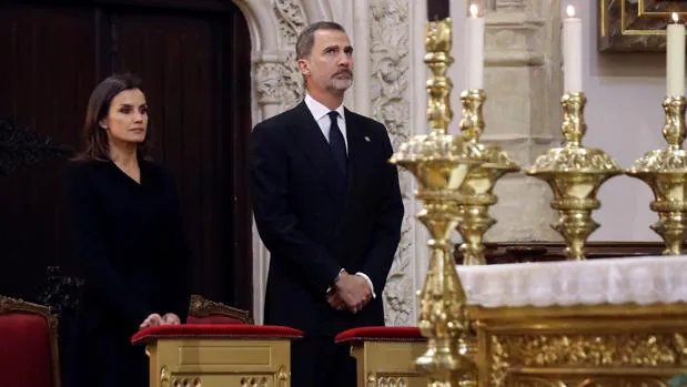Los Reyes presiden el funeral en memoria del gaditano José Pedro Pérez-Llorca
