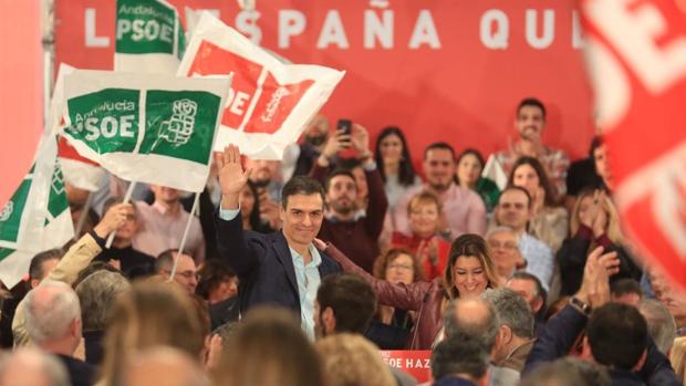 Pedro Sánchez admite en Jerez el «riesgo real» de que la derecha «sume»