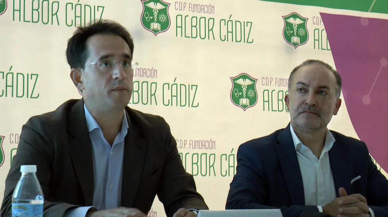 A la izquierda Antonio Ramírez, director de la Fundación Albor Cádiz, y Luis Martínez, presidente de la Fundación Albor