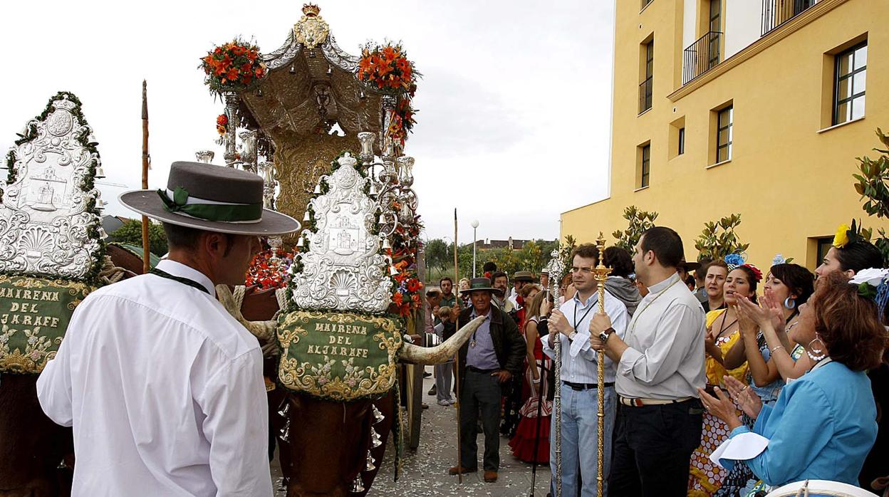 Simpecado de la Hermandad del Rocío de Mairena del Aljarafe