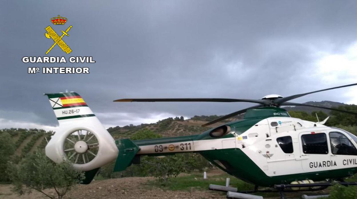 Un vecino de Dos Hermanas fue rescatado en Pruna gracias a un helicóptero de la Guardia Civil