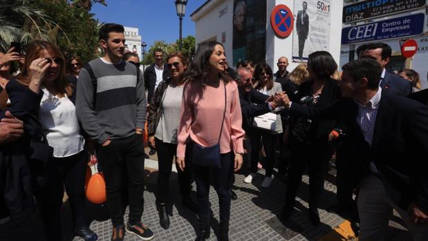 Arrimadas pone como ejemplo Andalucía de que lo «imposible en política es posible»