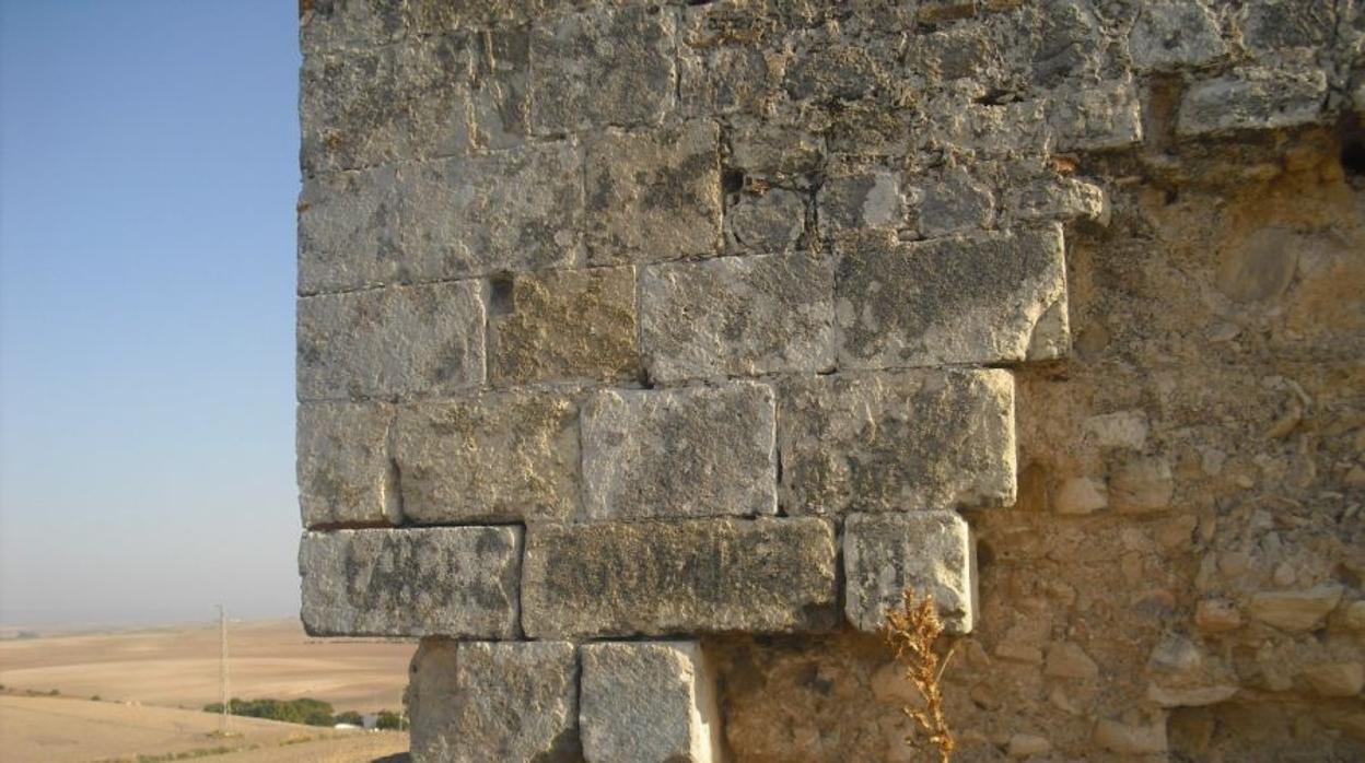 La Torre del Águila, del siglo XIV, ha sufrido robos y numerosos actos vandálicos