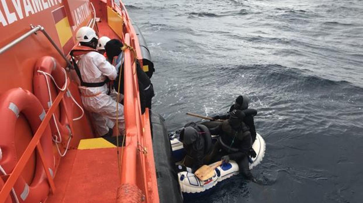 Imagen de archivo de un rescate en el Estrecho de Gibraltar.