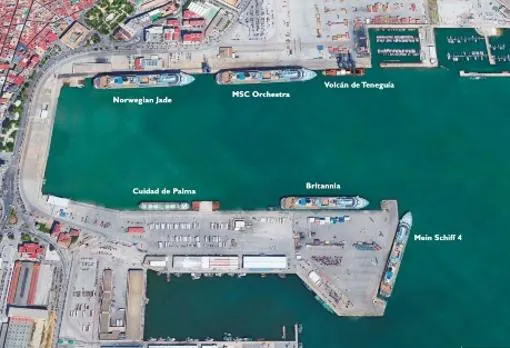 El Puerto de Cádiz bate un record con el atraque de cuatro grandes cruceros de 300 metros de eslora