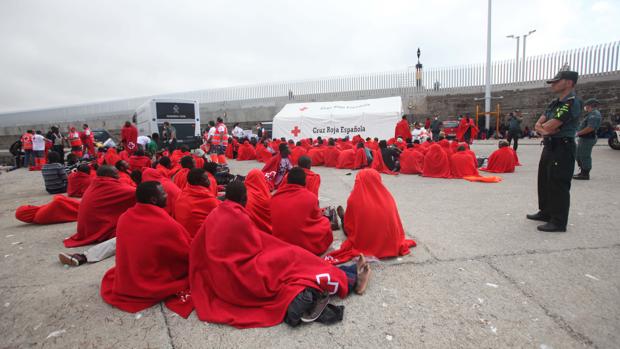 Cruz Roja triplicó su asistencia a inmigrantes en las costas de Cádiz el pasado año