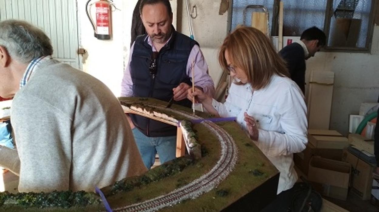 A lo largo de los últimos meses la asociación utrerana ha impartido un curso de modelismo ferroviario