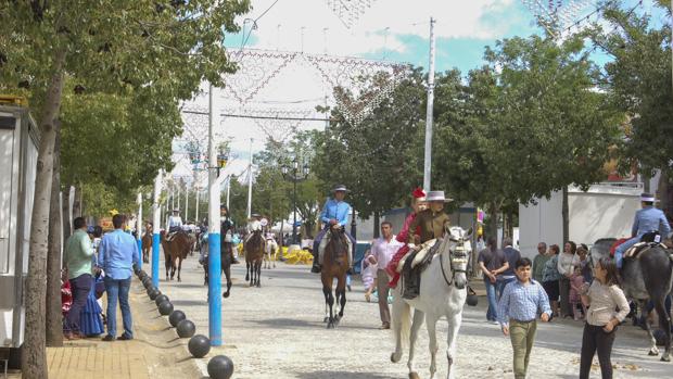 Carmona celebra su Feria hasta el domingo con 43 casetas articuladas por asociaciones y entidades