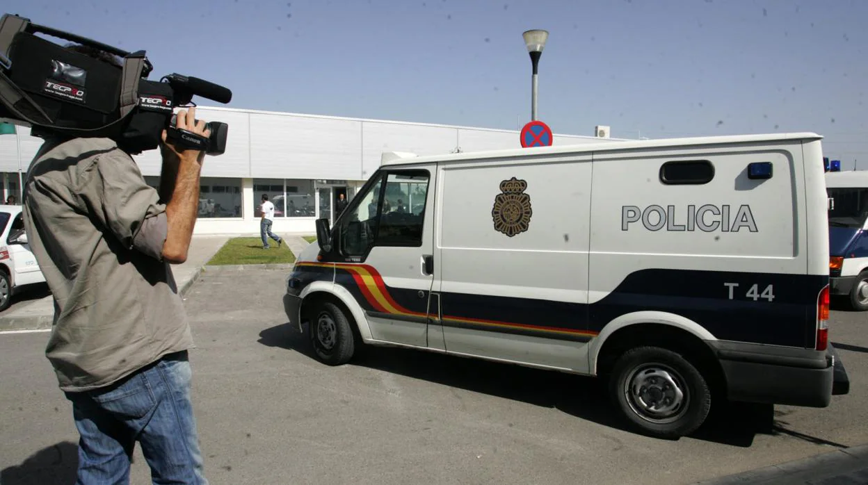 La Policía Nacional de El Puerto ha detenido a la presunta autora de un delito de apropiación indebida.