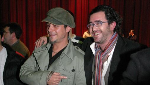Aragón y Alejandro Sanz. cuando el cantante fue pregonero del Carnaval de Cádiz (2005).