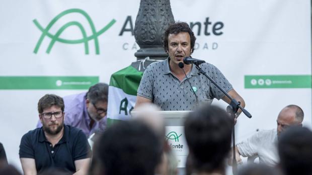 El recuerdo a Juan Carlos Aragón en los discursos del mitin de Adelante Cádiz