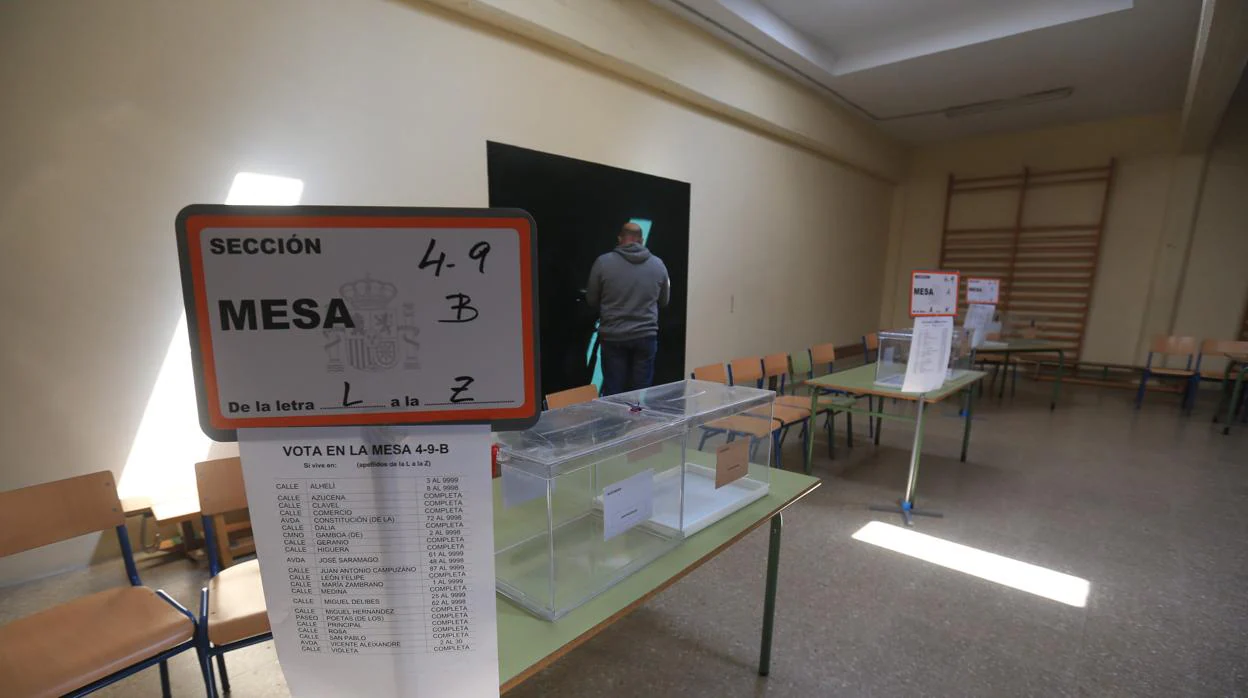 Preparativos para la jornada electoral de Cádiz