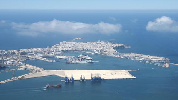 La nueva terminal de contenedores de Cádiz, a vista de pájaro