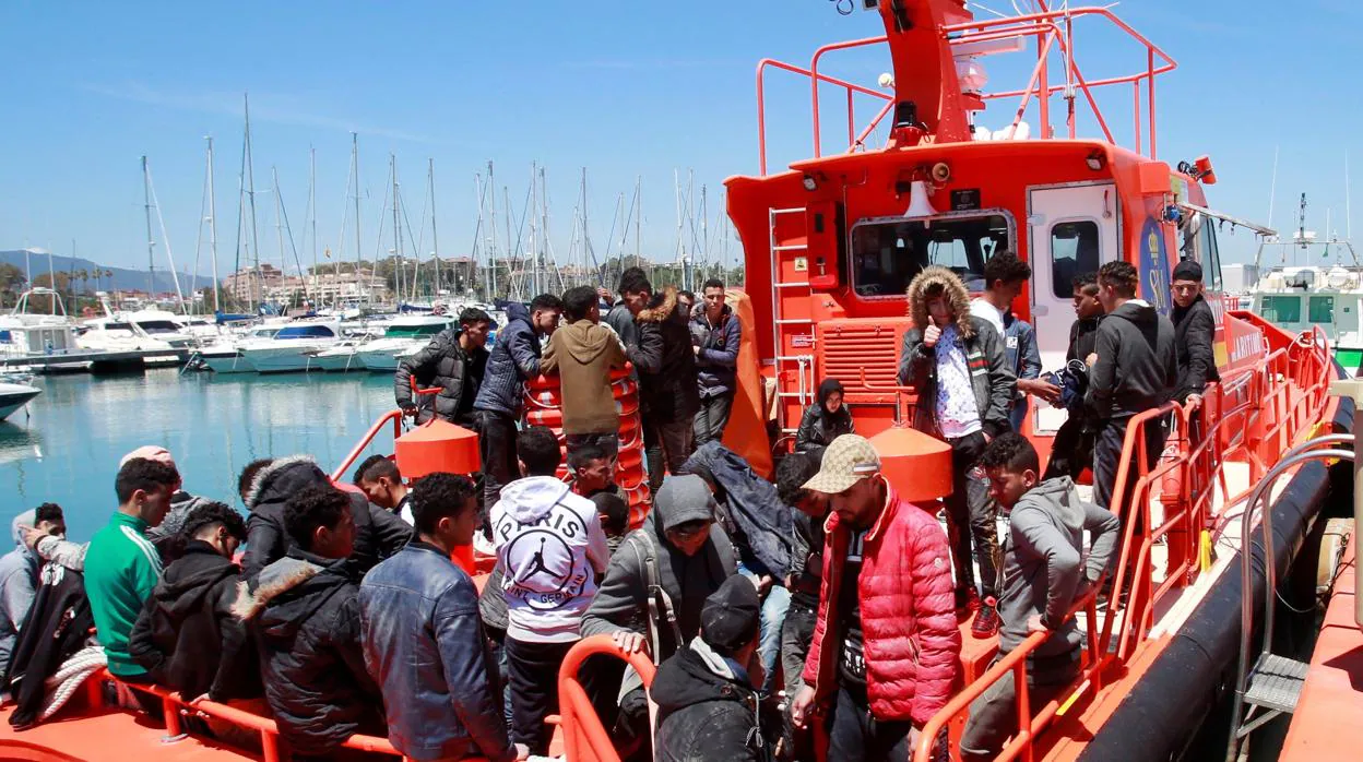 Rescatados 47 inmigrantes, 36 de ellos menores, de dos pateras en el Estrecho