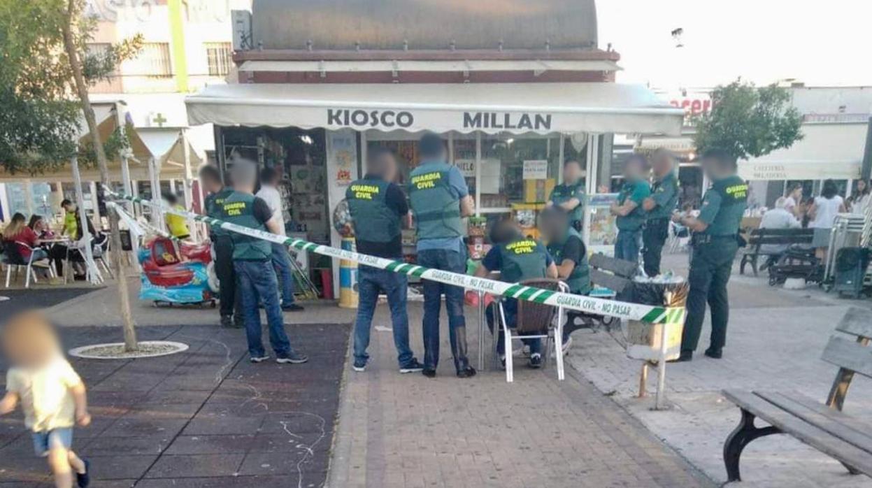 El kiosko se encuentra en una zona concurrida con bares y cafeterías