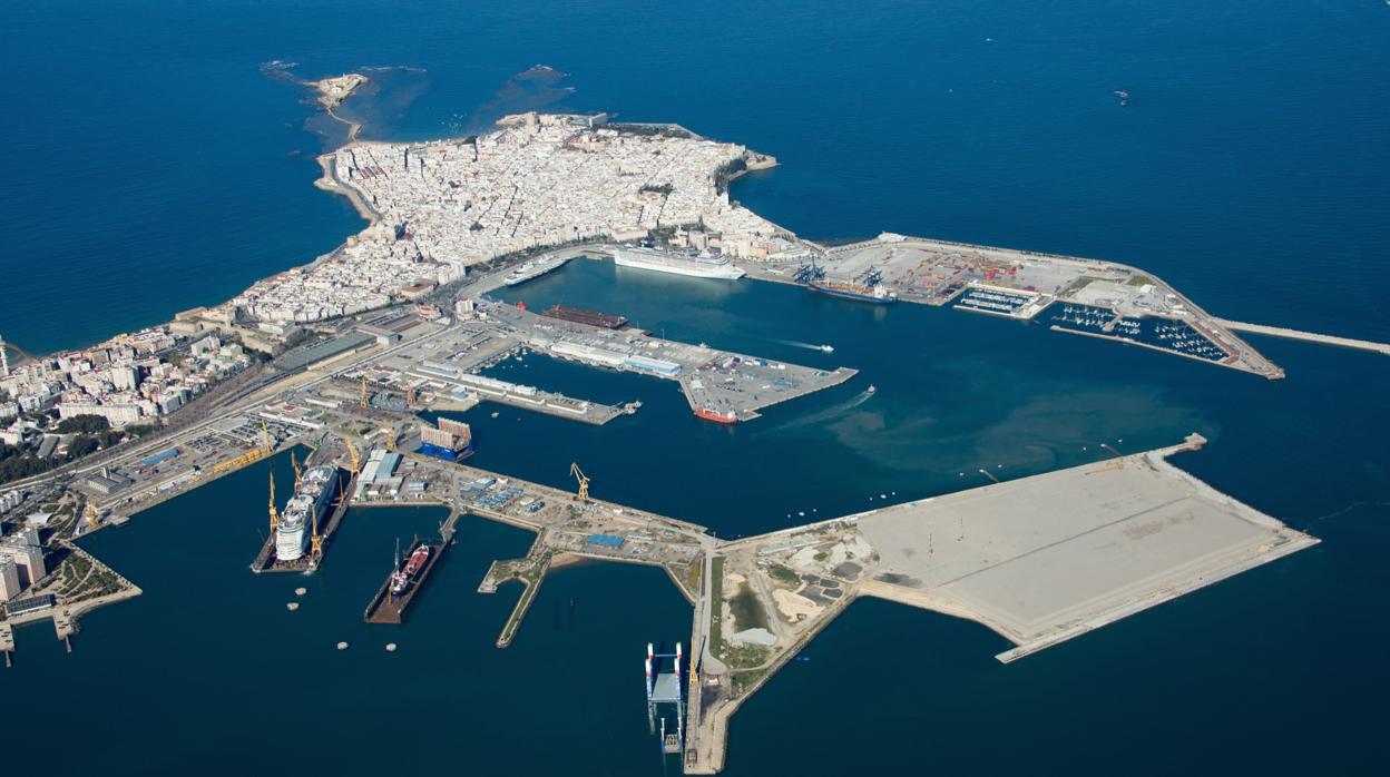 Teófila y De la Encina sientan las bases del futuro del Puerto de Cádiz