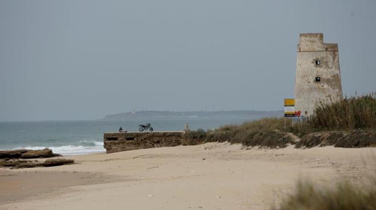 Imagen de la playa de El Palmar donde se ha producido el fallecimiento.