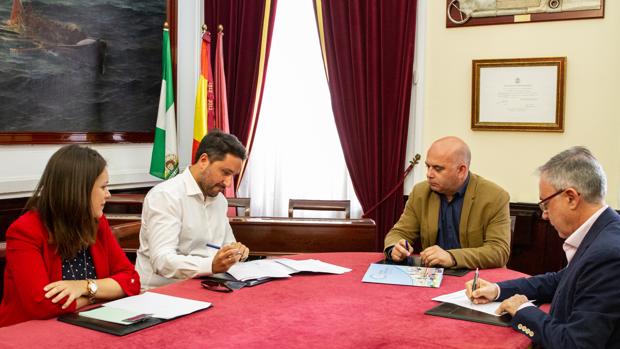 Eléctrica y Cádiz centro firman un convenio para promover el turismo y el comercio
