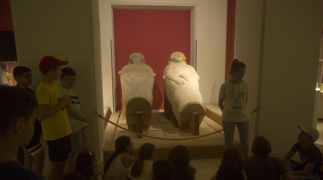 Jornada contra los falsos mitos de las piezas del Museo de Cádiz