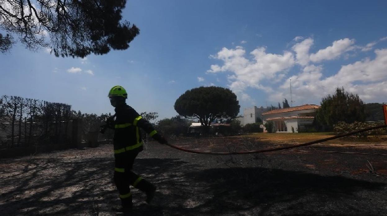 Varias viviendas se salvaron por metros de ser devoradas por el fuego