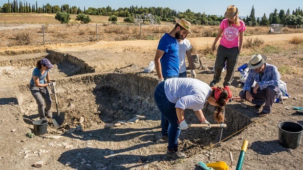 Comienza la intervención arqueológica de un sector desconocido de las termas mayores de Itálica