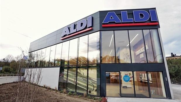 Aldi refuerza su plantilla en verano con la contratación de 228 personas, un 217% más