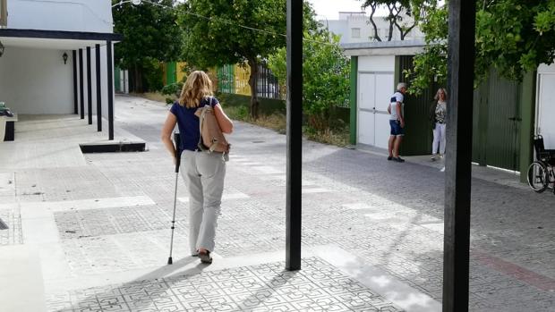 Educación obliga a una profesora de San Fernando a incorporarse sin poder dar clase y con la baja del INSS