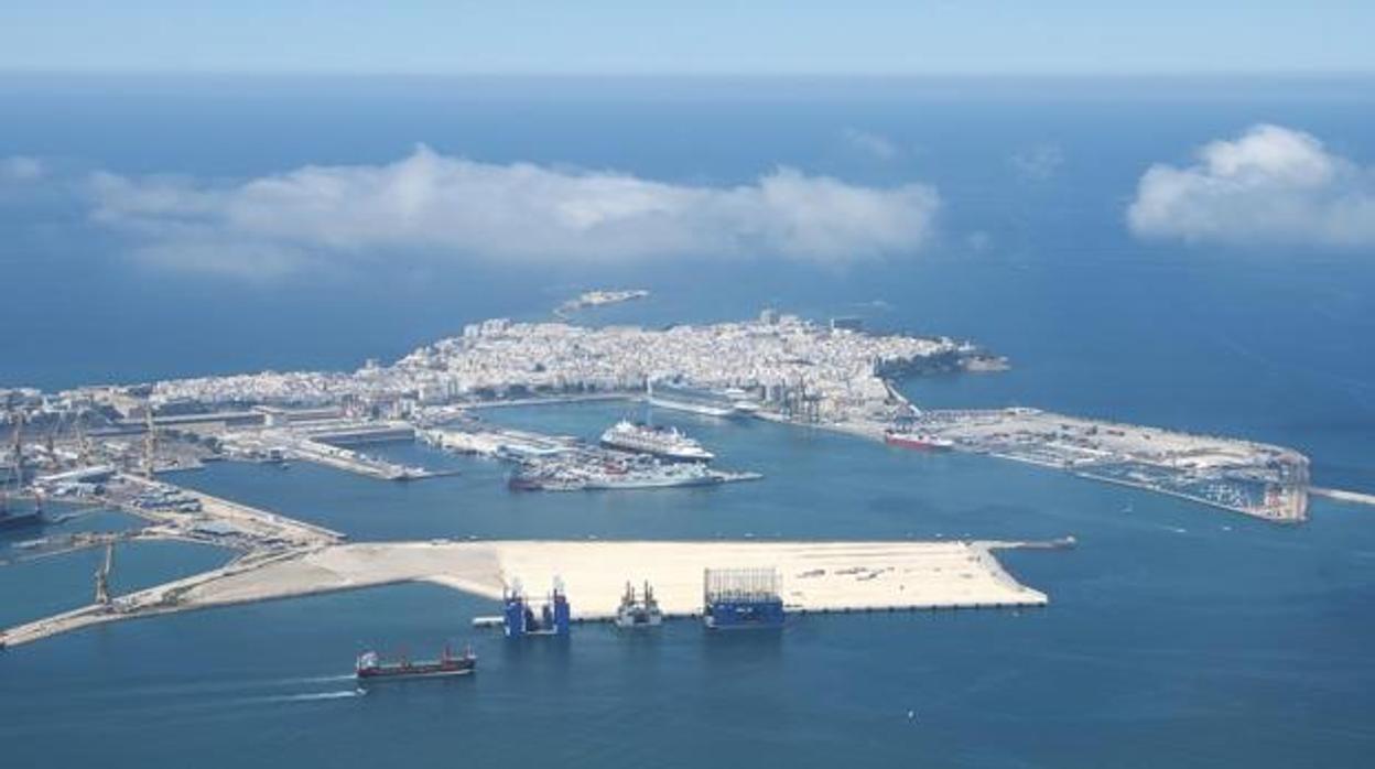 La Delimitación de Espacios y Usos Portuarios del Puerto de la Bahía de Cádiz alcanza su último trámite