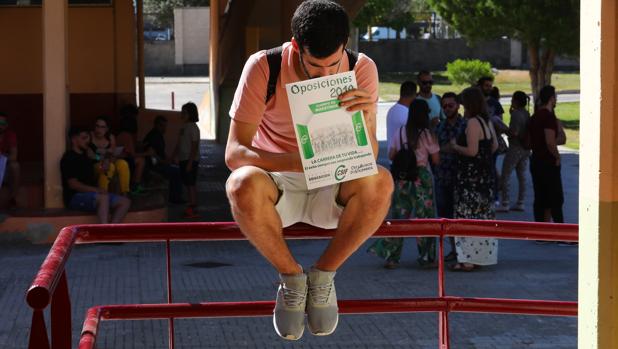 Un error obligará a repetir una parte práctica de las oposiciones de Magisterio