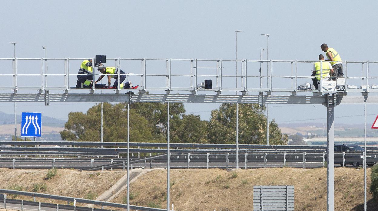 Dispositivo del radar de tramo del segundo puente de Cádiz