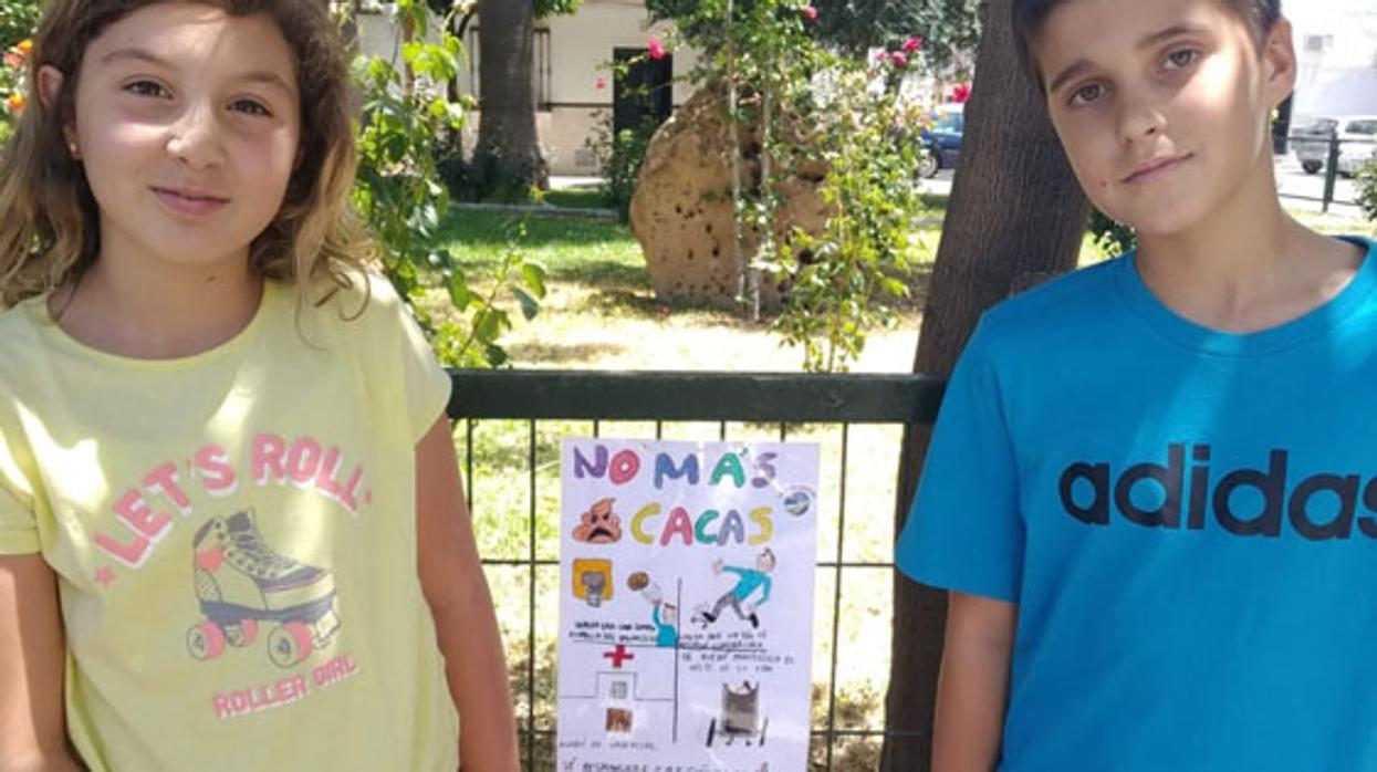 Los escolares utreranos han colocado carteles en el entorno del colegio Al-Andalus