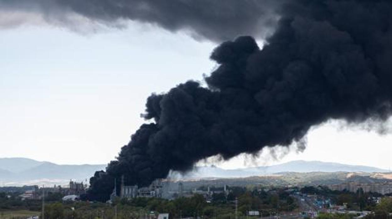 Ecologistas se manifestarán en San Roque contra la «crisis ambiental» en la zona a raíz del incendio de Indorama