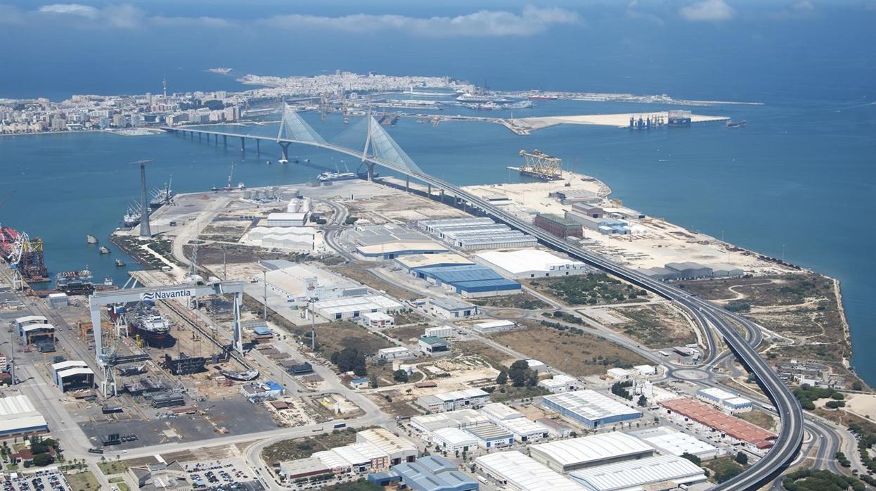 Imagen aérea del Puerto de Cádiz.