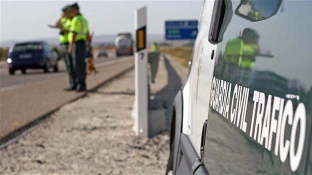 Cuatro personas heridas al chocar dos turismos en Bornos