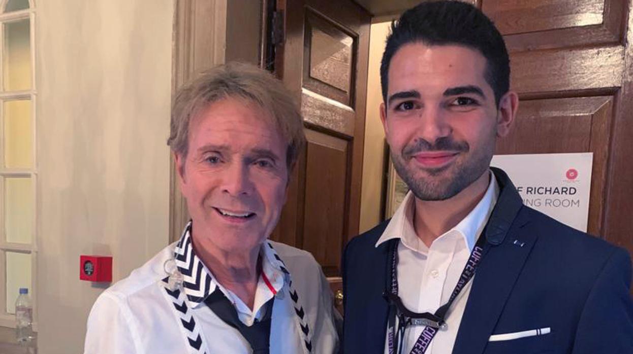 El saxofonista utrerano Manu Brazo con el legendario músico Cliff Richard