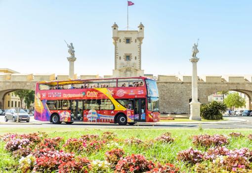 El autobús de City Sightseeing en Cádiz