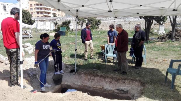 El Ayuntamiento de Cádiz denuncia destrozos en el cementerio de San José donde se encuentran restos de represaliados