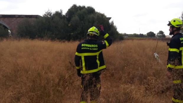 Un hombre cae a un pozo en Chiclana cuando trabajaba en su sellado