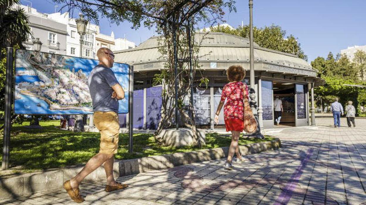 Las Oficinas de Turismo de Cádiz renuevan el distintivo Q de Calidad Turística