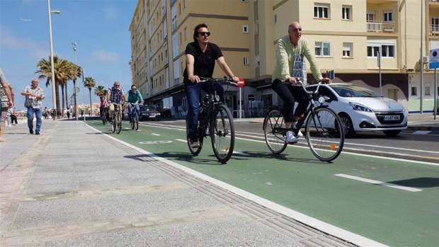 La regulación de patinetes y vehículos a motor en Cádiz, a Pleno