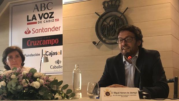 Miguel Herrero de Jáuregui analiza los mitos de la Grecia clásica en El Buzo