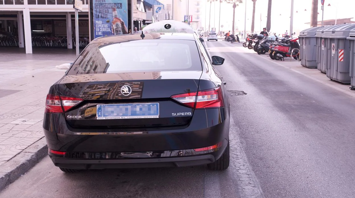 Dos conductores de Uber denuncian a varios taxistas de Cádiz