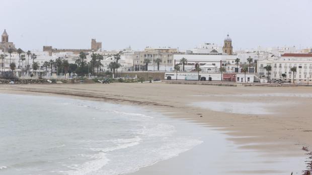 Fallece una bañista en la playa de La Costilla de Rota