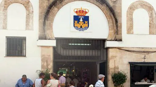 Recorrido por los mercados de abastos de Cádiz: los mejores productos de la tierra y el mar