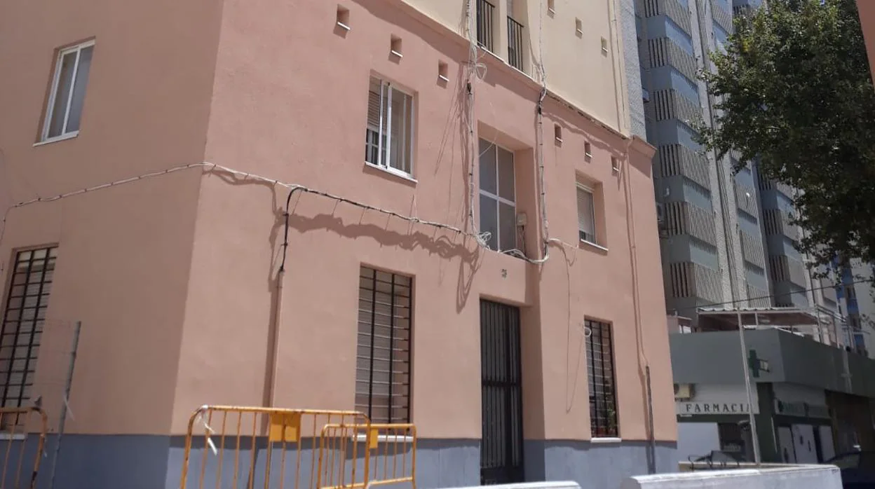 La Junta desbloquea la instalación de ascensores en la Barriada de La Paz