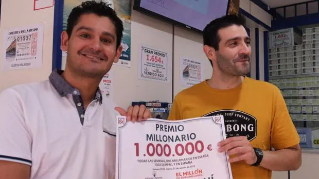 Los hermanos de la suerte en la Viña reparten un millón: «Nos hace más ilusión que sea para alguien de Cádiz»